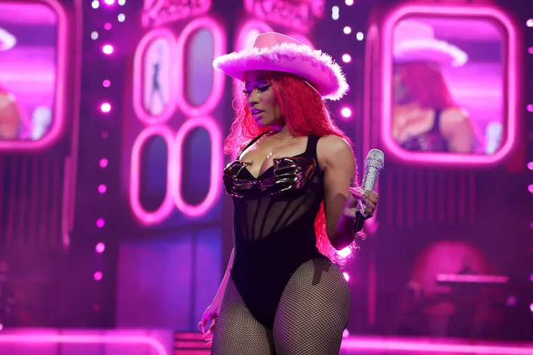Nicki Minaj Scares The Barbz With Hiatus Rumors After Winning BET's Best Female Rap Artist Award
